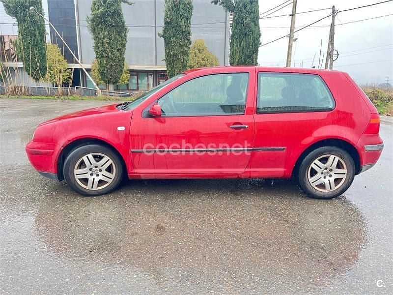 Rojo Usado 2001 VW Golf IV Highline Berlina | 2250 € (Super precio) - Imagen 1/4