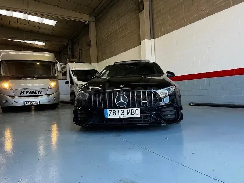 Usado Mercedes A45 AMG 421 CV (309 kW) 2022 Negro Utilitario