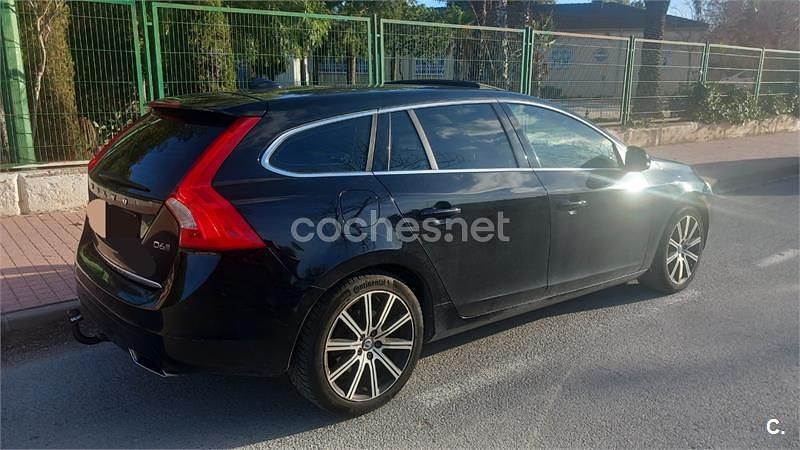 Usado Volvo V60 285 CV (209 kW) 2015 Negro Familiar