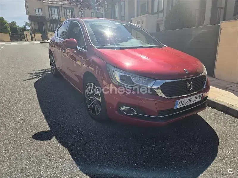 Usado DS Automobiles DS4 Style 120 CV (88 kW) 2016 Rojo Berlina
