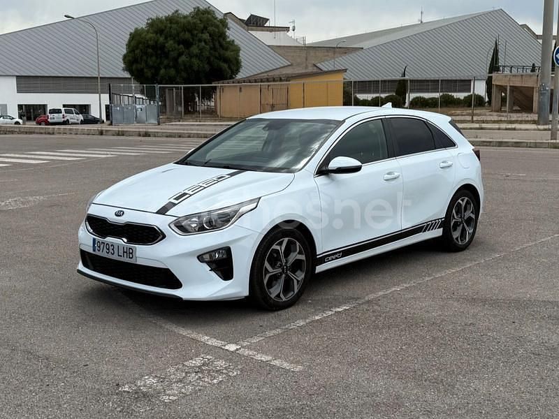 Blanco Usado 2020 Kia Ceed Berlina | 13.500 € (Precio justo) - Imagen 1/4
