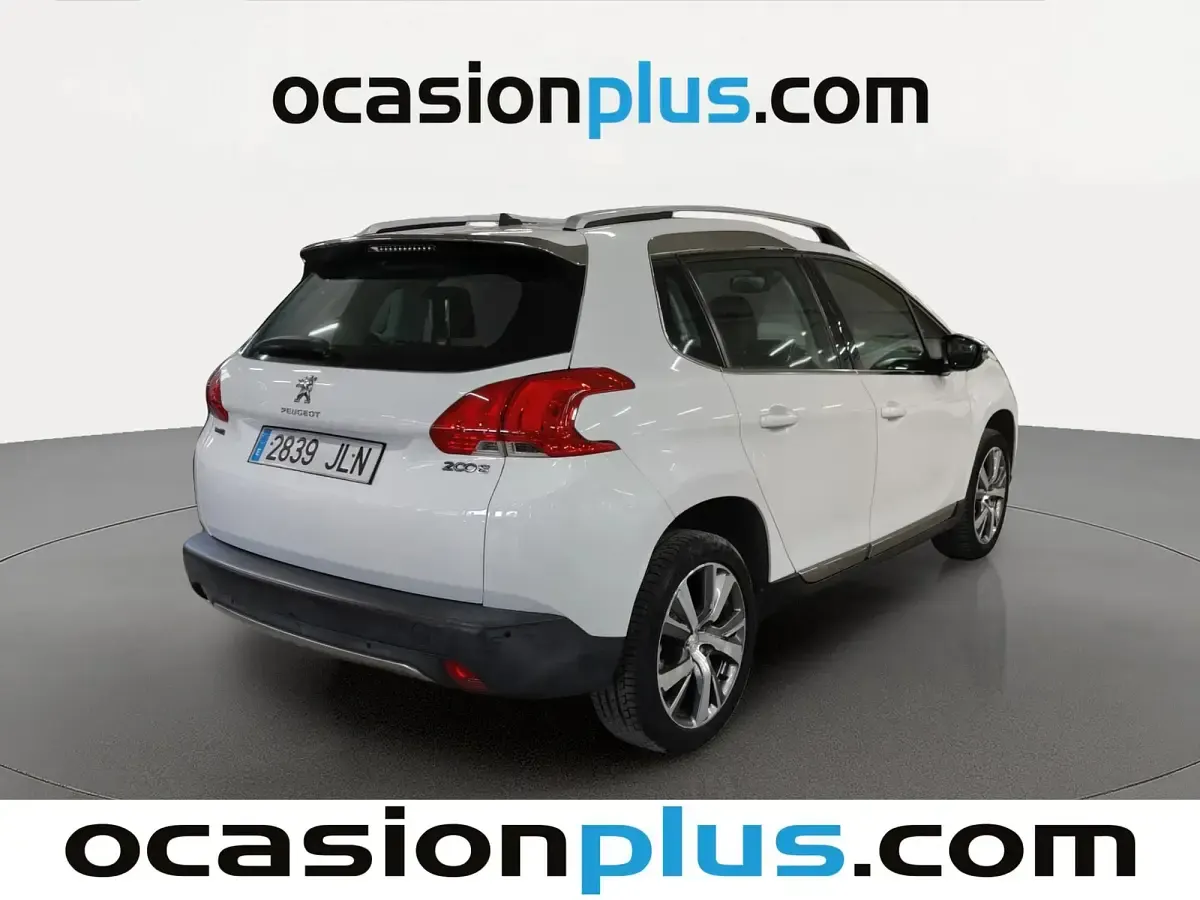 Usado Peugeot 2008 Allure 100 CV (73 kW) 2016 Blanco SUV