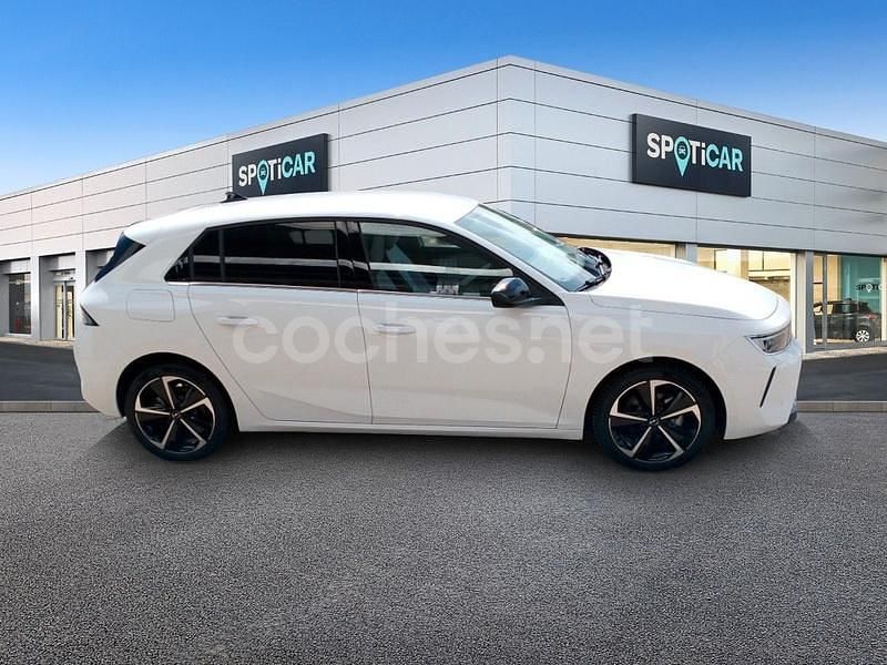 Usado Opel Astra 130 CV (95 kW) 2023 Blanco Berlina