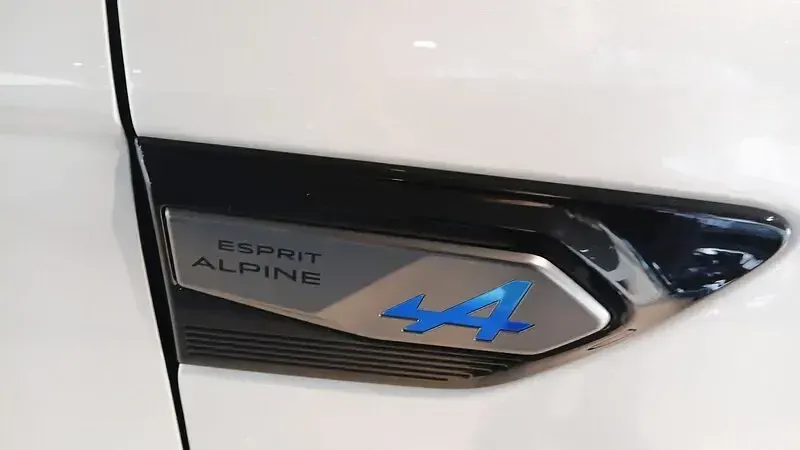 Usado Renault Arkana Esprit Alpine 94 CV (69 kW) 2023 Blanco SUV