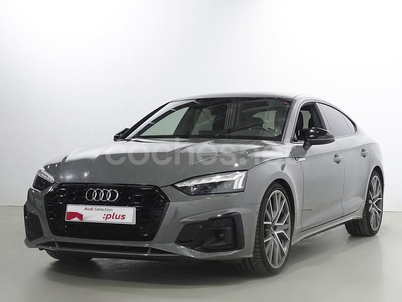 Gris / plata Usado 2020 Audi A5 Sportback Ambiente Berlina | 38.900 € - Imagen 1/4