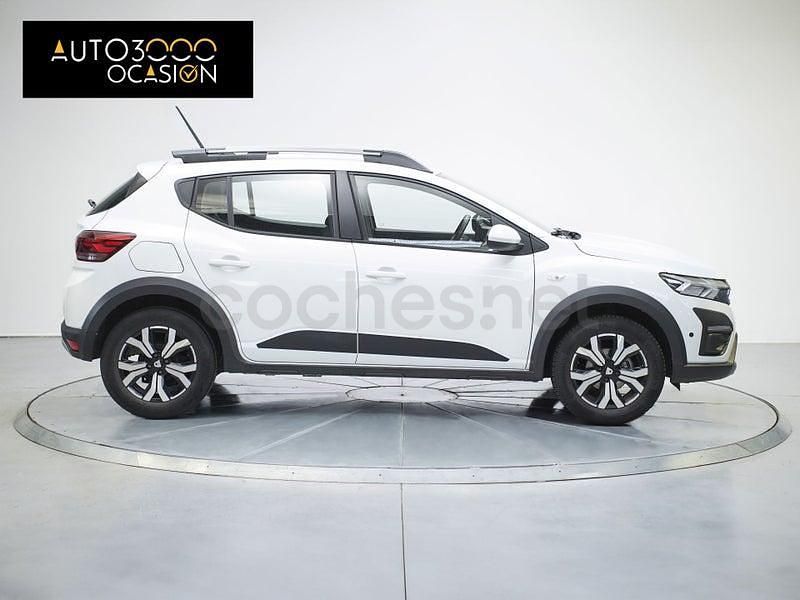 Usado Dacia Sandero Comfort 91 CV (66 kW) 2022 Blanco Berlina