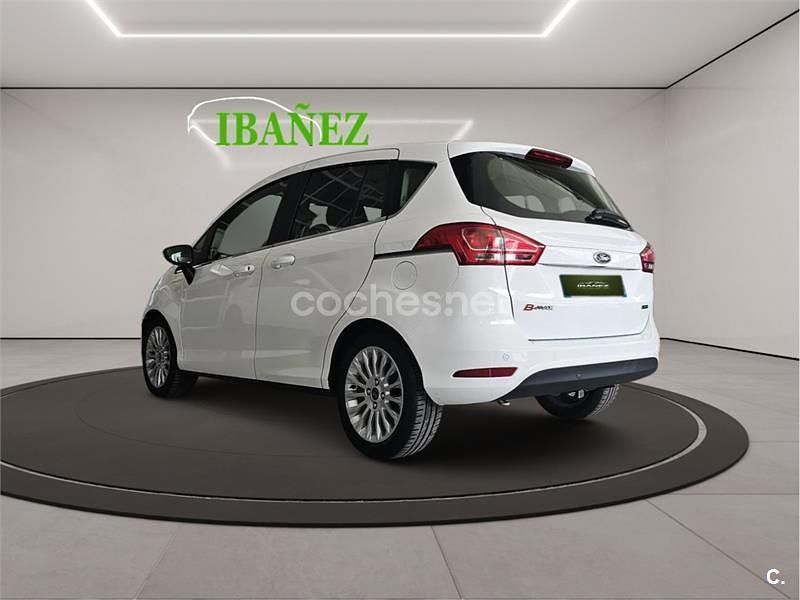 Usado Ford Fiesta 125 CV (91 kW) 2014 Blanco Utilitario