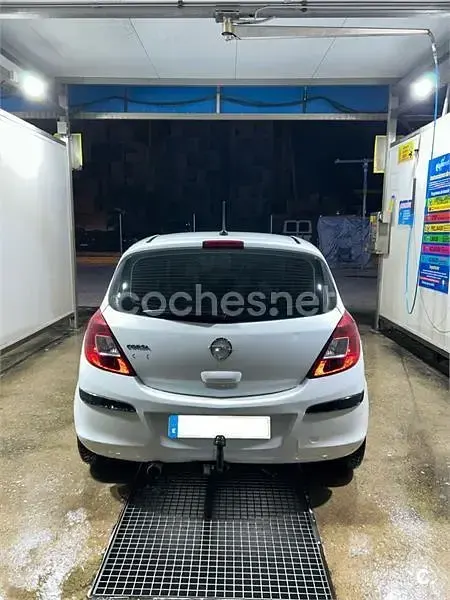 Usado Opel Corsa Color Edition 100 CV (73 kW) 2014 Blanco Utilitario