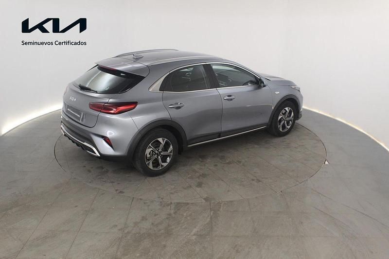 Usado Kia XCeed 100 CV (73 kW) 2025 Gris SUV