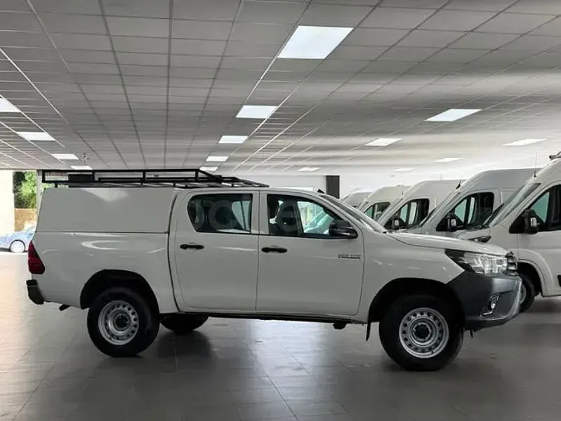 Usado Toyota HiLux 150 CV (110 kW) 2019 Blanco Pickup/Camioneta
