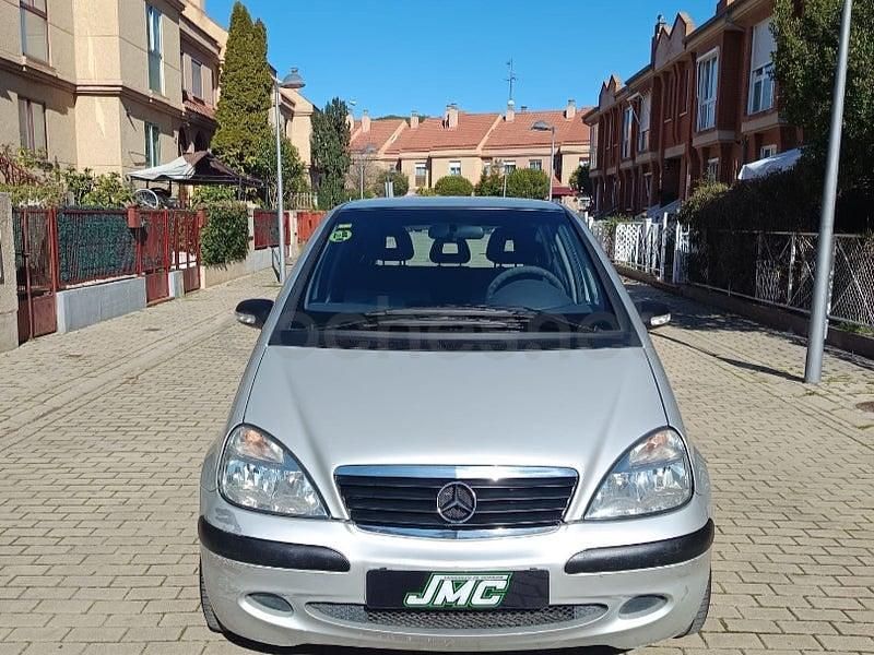Usado Mercedes A140 Classic 82 CV (60 kW) 2004 Gris / plata Monovolumen