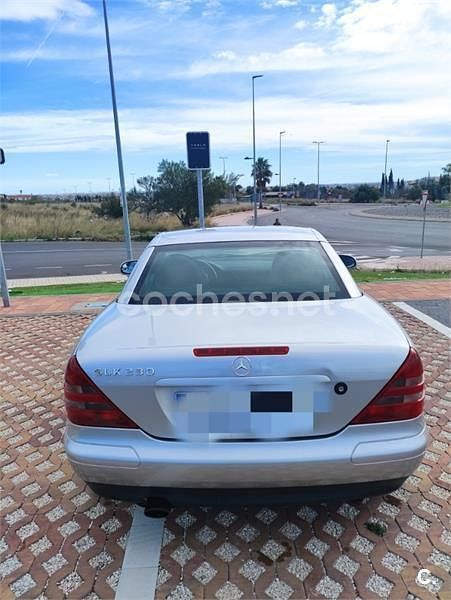 Usado Mercedes SLK230 193 CV (141 kW) 1998 Gris / plata Descapotable