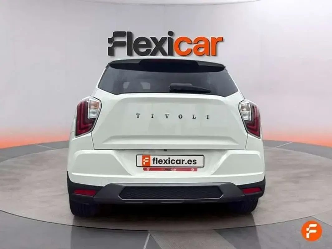 Usado SsangYong Tivoli 163 CV (119 kW) 2024 Beige SUV