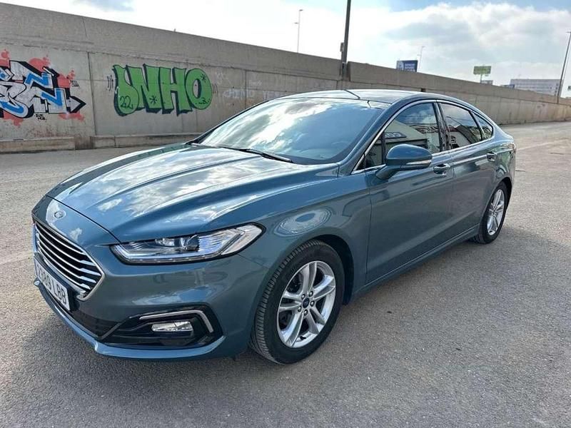 Usado Ford Mondeo Titanium 167 CV (122 kW) 2019 Azul Berlina