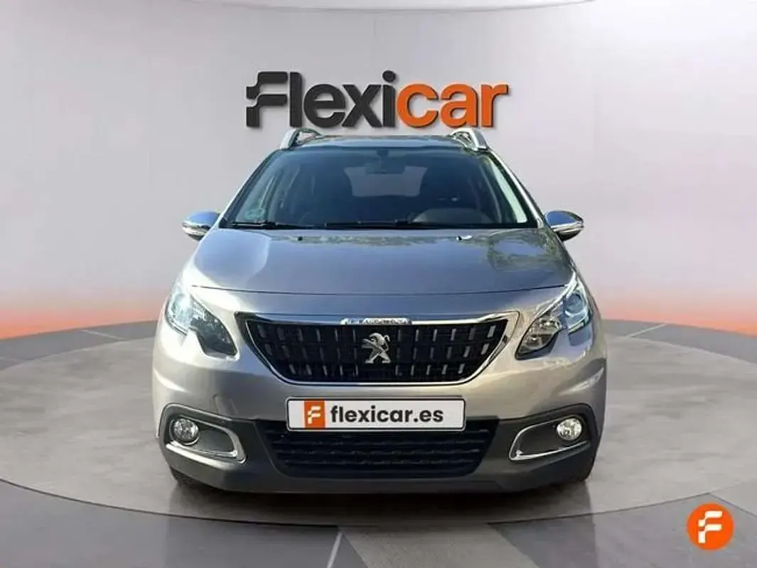 Usado Peugeot 2008 Style 82 CV (60 kW) 2018 Gris SUV