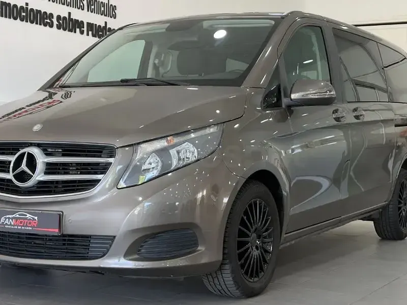 Usado Mercedes V250 Avantgarde 204 CV (150 kW) 2017 Marrón Monovolumen