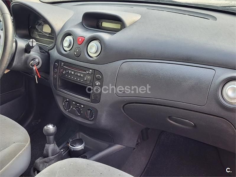 Usado Citroën C3 70 CV (51 kW) 2004 Rojo Berlina