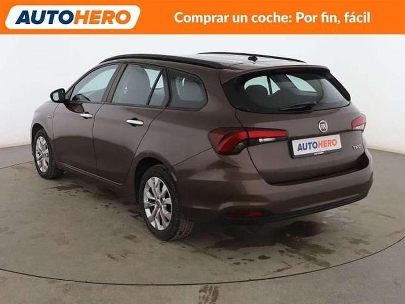 Usado Fiat Tipo Easy 95 HP (69 kW) 2019 Castanho Carrinha