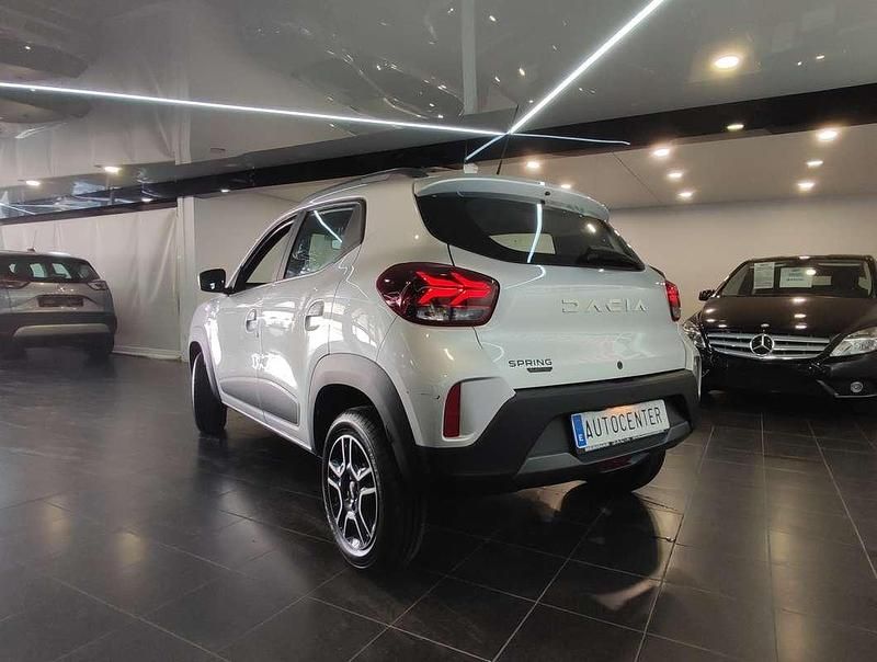 Usado Dacia Spring Expression 33 kW (45 CV) 2024 Gris Utilitario