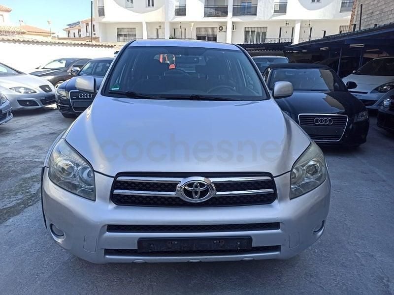 Usado Toyota RAV4 Premium 177 CV (130 kW) 2006 Gris / plata SUV