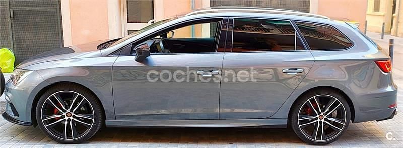 Usado Seat Leon ST FR 125 CV (91 kW) 2018 Azul Familiar