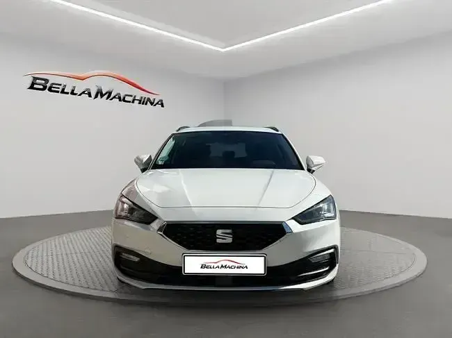 Usado Seat Leon Style 115 CV (84 kW) 2021 Blanco Familiar