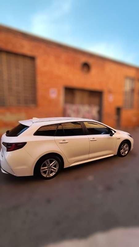 Usado Toyota Corolla Active 122 CV (89 kW) 2021 Blanco Familiar