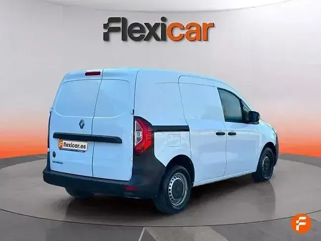 Usado Renault Kangoo 95 CV (69 kW) 2022 Blanco Monovolumen