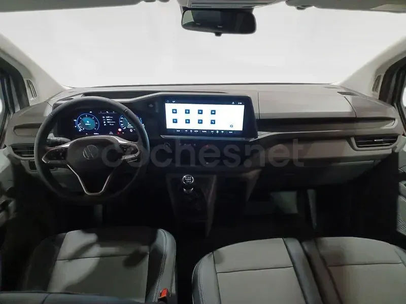 Usado VW Caravelle 150 CV (110 kW) 2026 Gris / plata Van