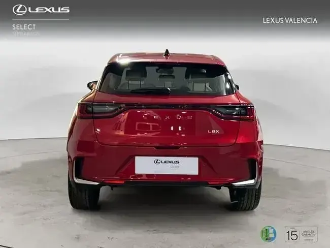Usado Lexus LBX 136 CV (100 kW) 2025 Rojo SUV
