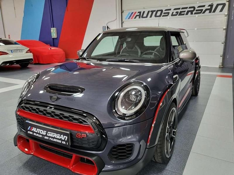 Usado Mini John Cooper Works 306 CV (225 kW) 2020 Gris Utilitario