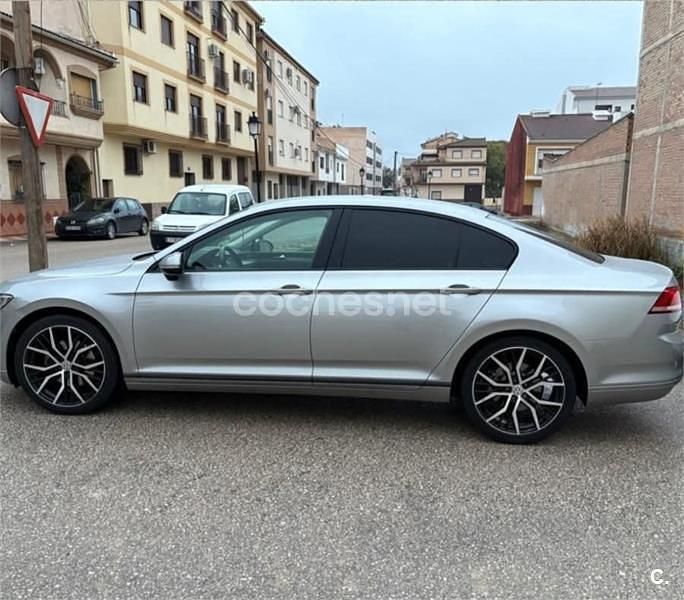 Usado VW Passat Advance 120 CV (88 kW) 2015 Beige Berlina