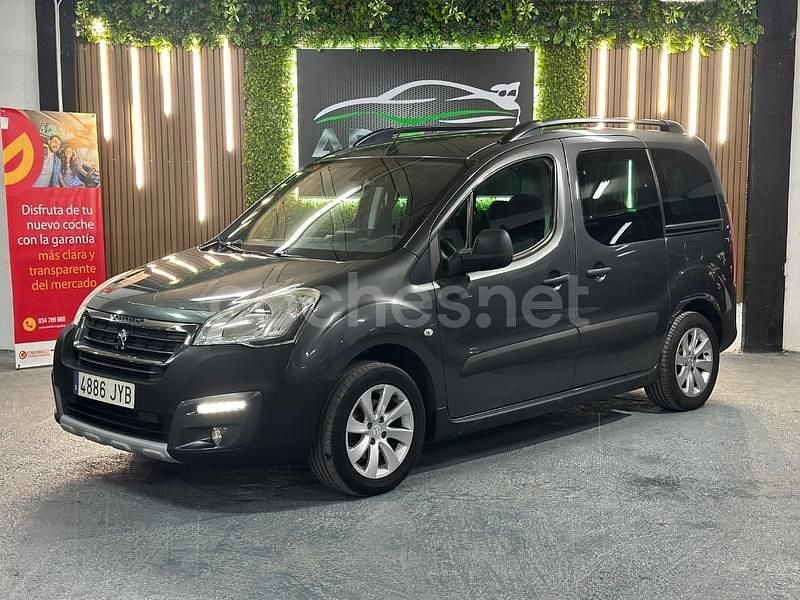 Gris / plata Usado 2016 Peugeot Partner Tepee Outdoor Monovolumen | 11.990 € (Precio justo) - Imagen 1/4