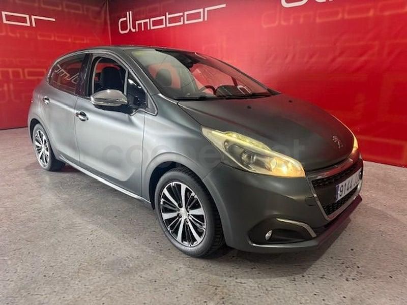 Usado Peugeot 208 Allure 82 CV (60 kW) 2015 Gris / plata Utilitario