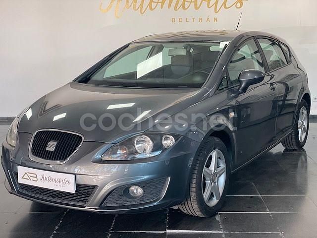Gris / plata Usado 2011 Seat Leon Reference Berlina | 7600 € (Precio justo) - Imagen 1/4