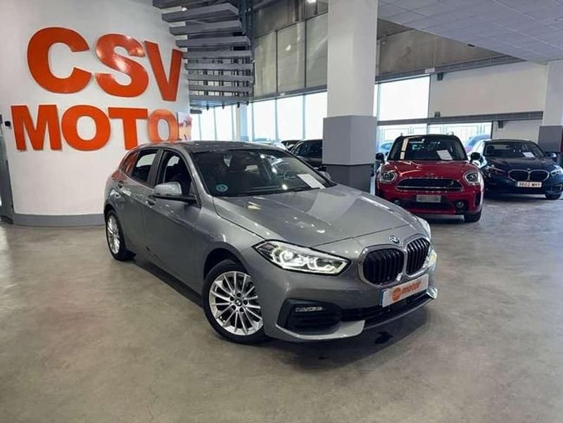 Usado BMW 118 136 CV (100 kW) 2023 Gris Utilitario