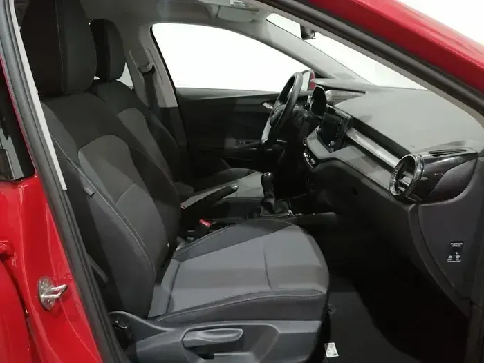 Usado Skoda Fabia Selection 80 CV (58 kW) 2024 Rojo Utilitario
