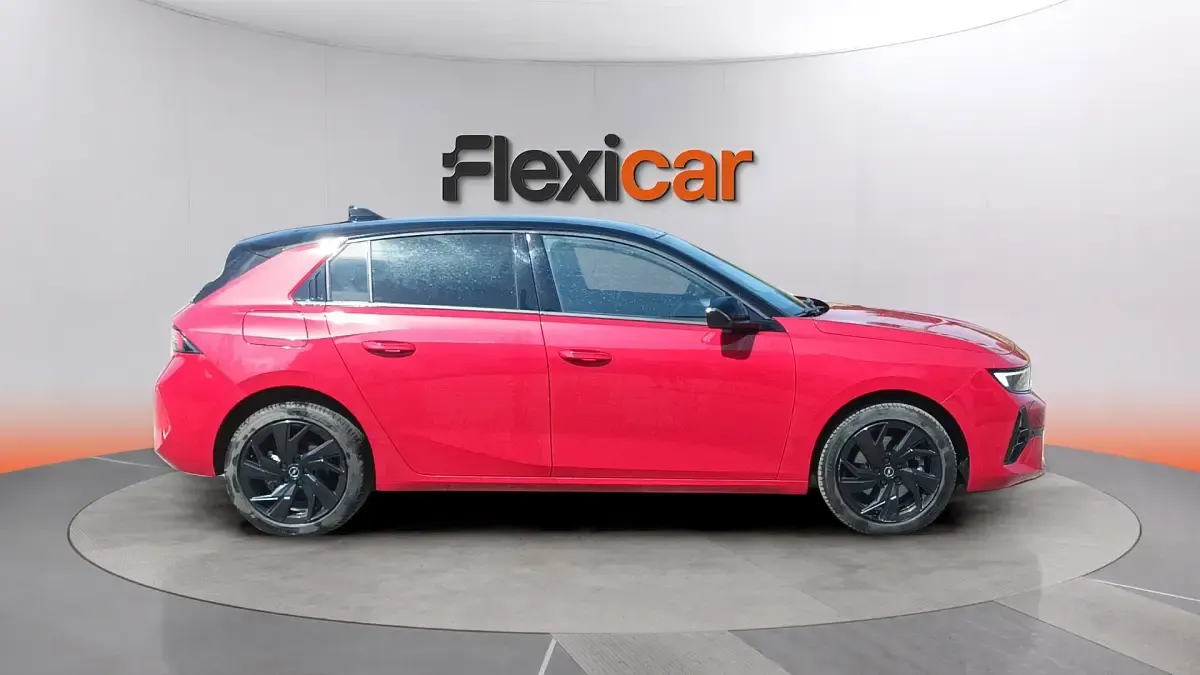 Usado Opel Astra Elegance 131 CV (96 kW) 2023 Granate Utilitario