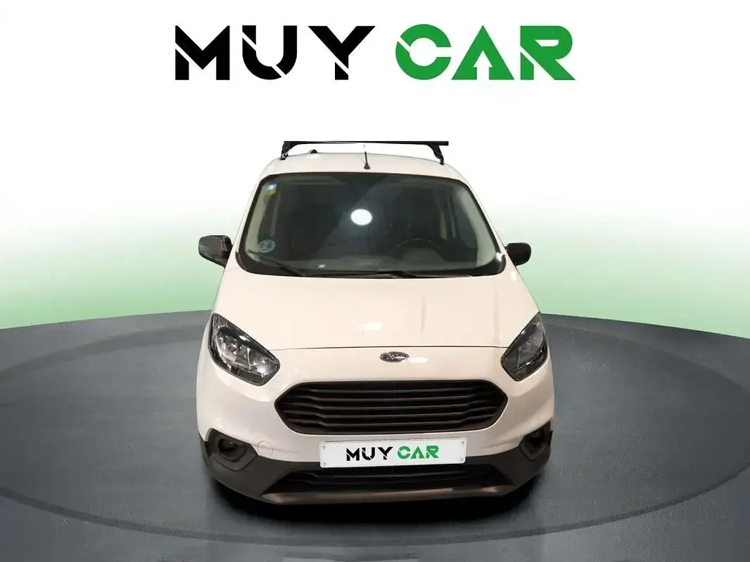 Usado Ford Transit Ambiente 105 CV (77 kW) 2019 Blanco Familiar