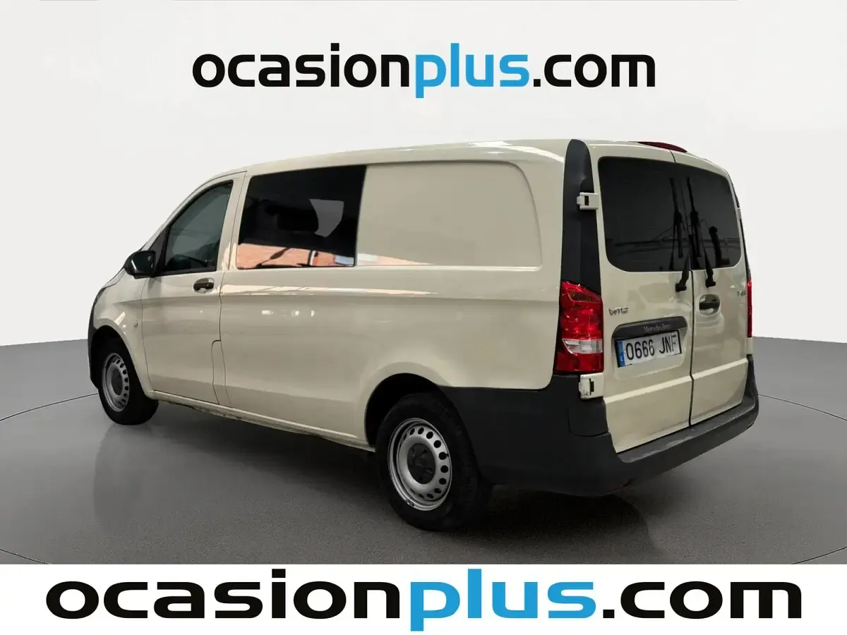 Usado Mercedes Vito 114 CV (83 kW) 2016 Gris Van
