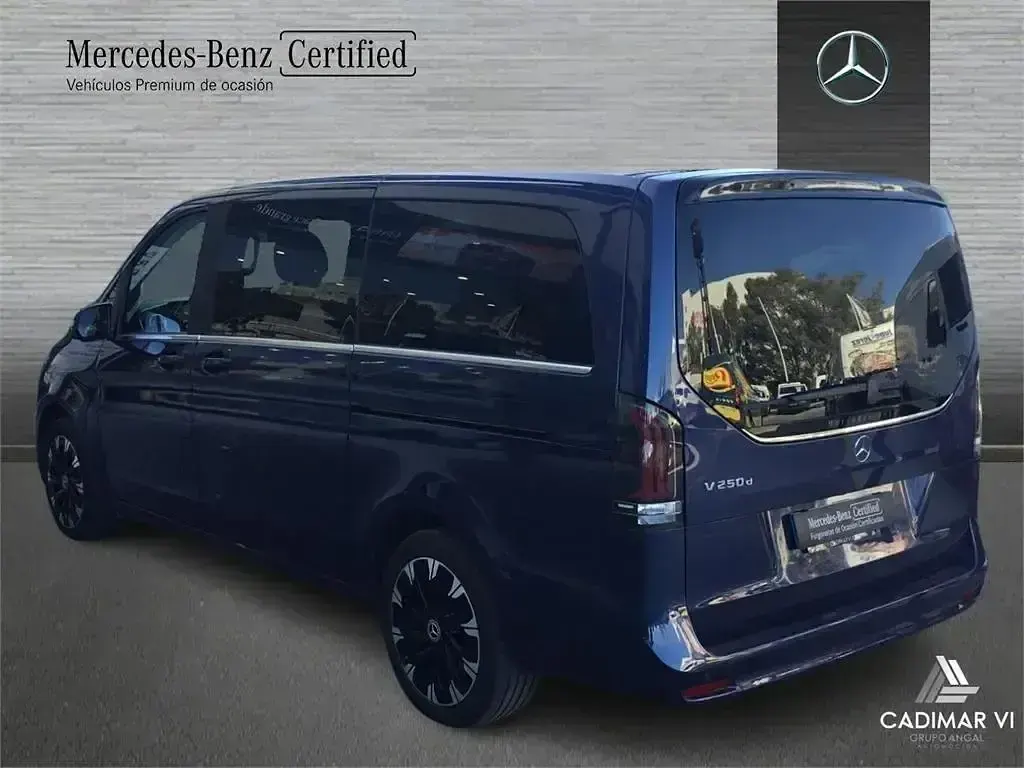 Usado Mercedes V250 Avantgarde 190 CV (139 kW) 2025 Azul Monovolumen