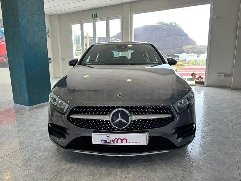 Usado Mercedes A200 163 CV (119 kW) 2019 Gris / plata Berlina