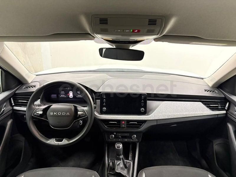Usado Skoda Kamiq Selection 115 CV (84 kW) 2025 Blanco SUV