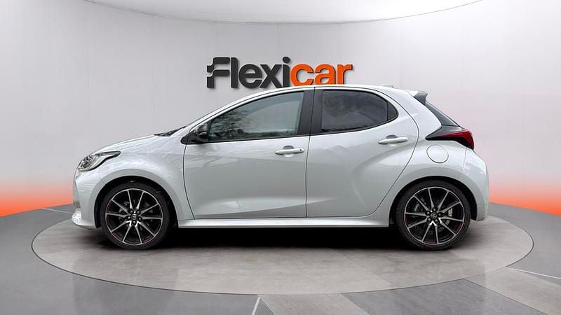 Usado Toyota Yaris Hybrid Sport 116 CV (85 kW) 2023 Blanco Utilitario