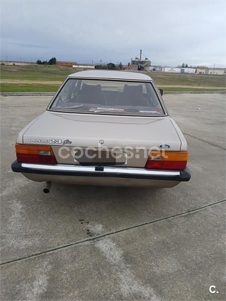 Usado Ford Granada 114 CV (83 kW) 1982 Marrón Berlina