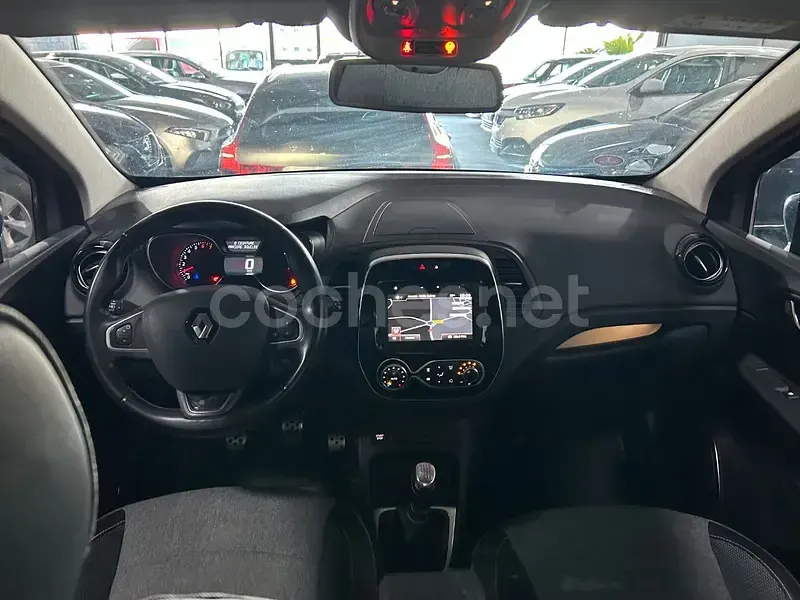 Usado Renault Captur Version S 150 CV (110 kW) 2019 Gris / plata SUV