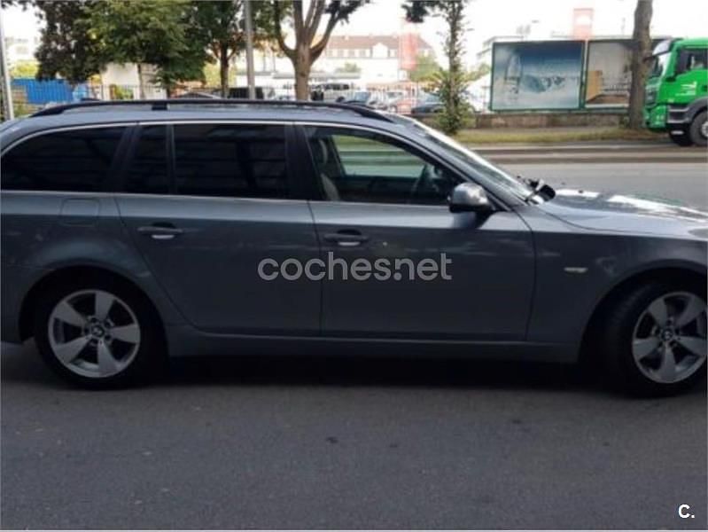 Usado BMW 520 177 CV (130 kW) 2009 Gris / plata Familiar