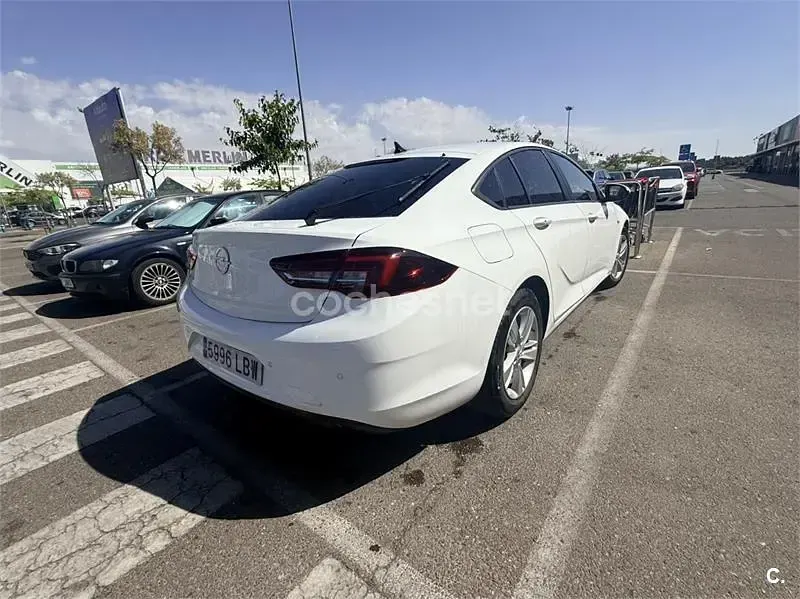 Usado Opel Insignia Business 136 CV (100 kW) 2019 Blanco Berlina
