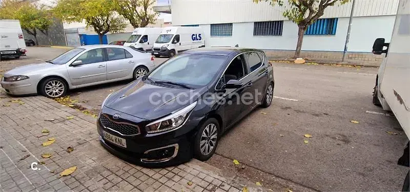 Usado Kia Ceed GT 90 CV (66 kW) 2018 Negro Berlina