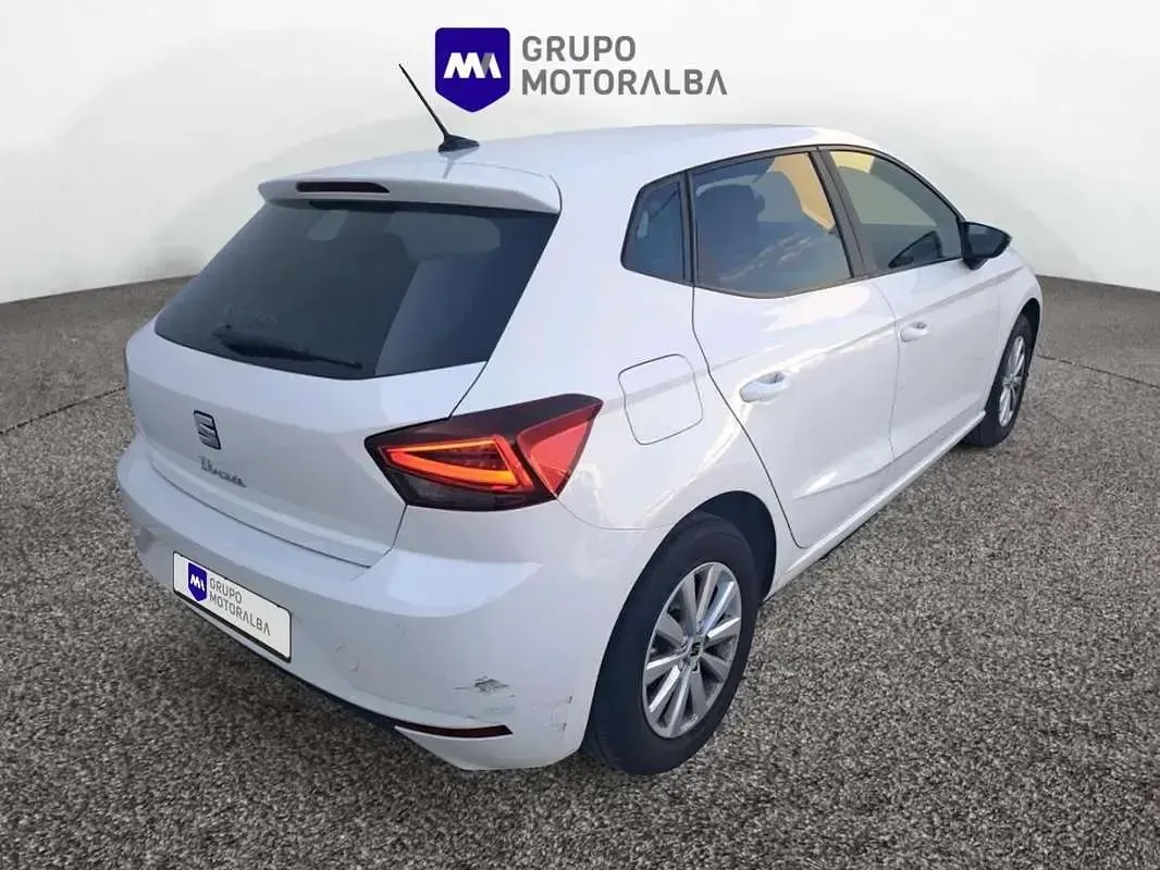 Usado Seat Ibiza Style 116 CV (85 kW) 2022 Blanco Utilitario